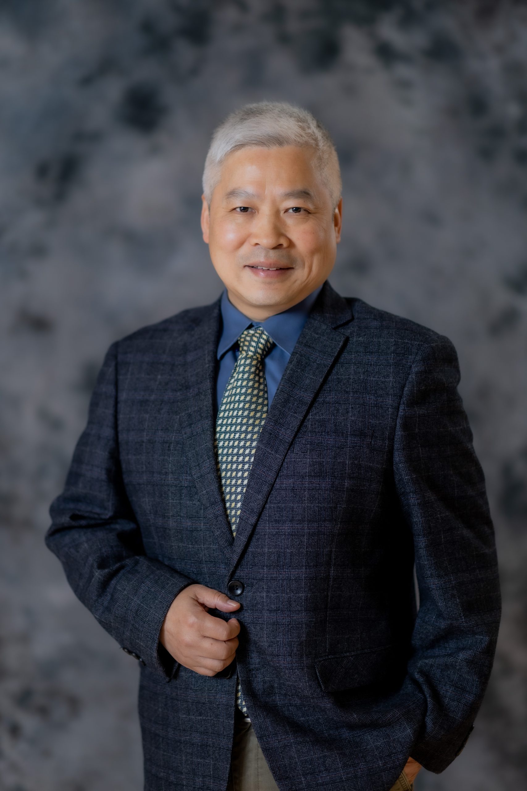 Dr Daniel Shi